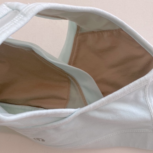 (A8) Lululemon Mint Racerback Sport Bra, Size 4 - Picture 6 of 7